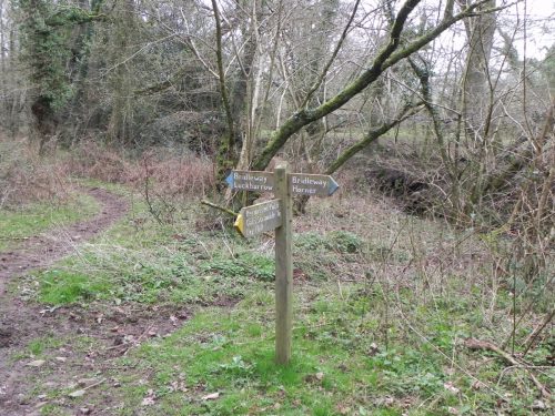 1.-Luckbarrow-Finger-Post