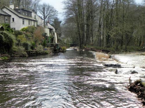 1.-Mill-leat-start-from-weir-2