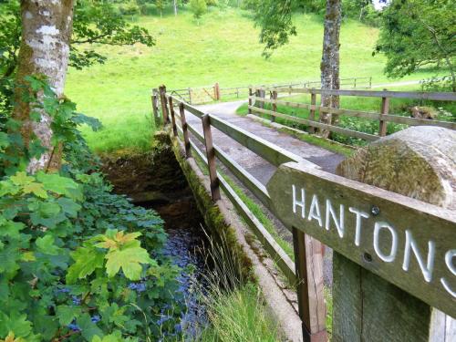 10bb.-Hantons-Accommodation-Bridge-2