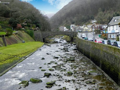 12.-Looking-upstream-from-Riverside-Road-Footbridge-2