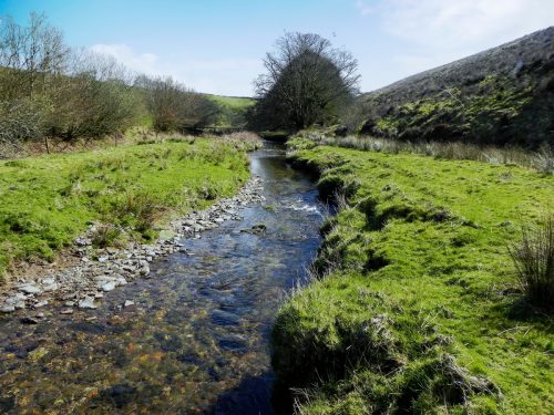 13.-Flowing-below-Moorhouse-Ridge-2