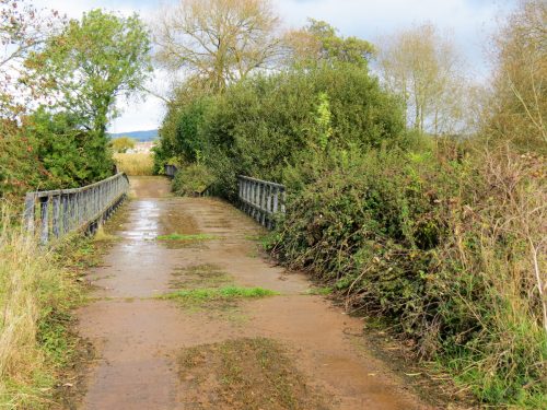 16.-Langaller-Accommodation-Bridge-2