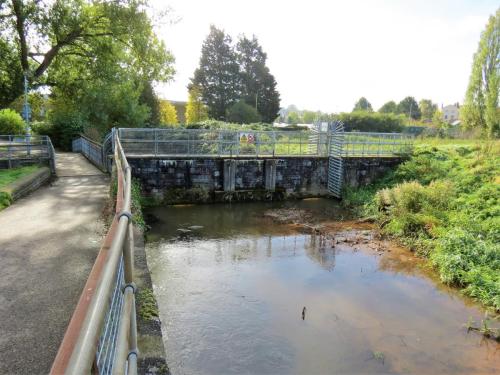 2.-Inlet-control-sluice-at-French-Weir-2