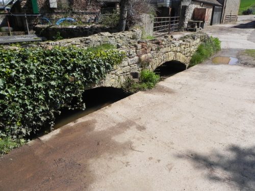 21.-Kentsford-Farm-Footbridge-upstream-arches