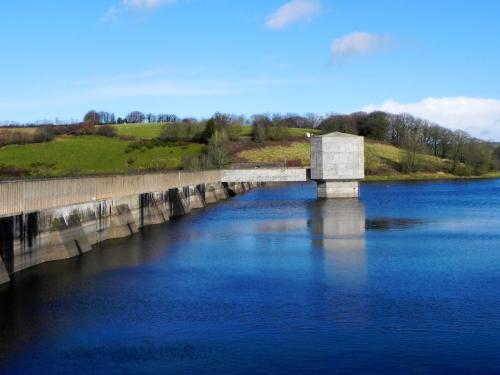 21.-Wimbleball-Dam-looking-North-East-2