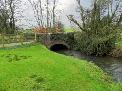 24.-Denscombe-Mill-Bridge-upstream-arch-2