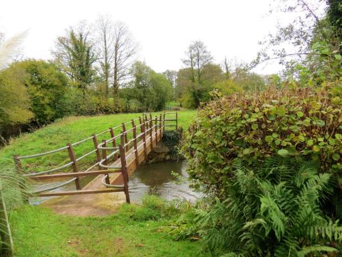 24.-Wellisford-ROW-footbridge-2