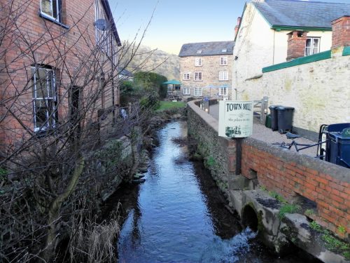 25.-Looking-downstream-to-Footbridge-to-Monmouth-Terrace-2