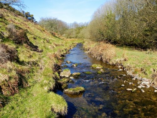 26.-Flowing-below-Moorhouse-Ridge-2