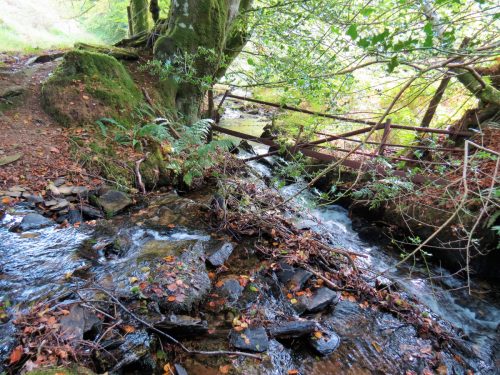 28.-Flowing-below-Beaters-Rocks-2