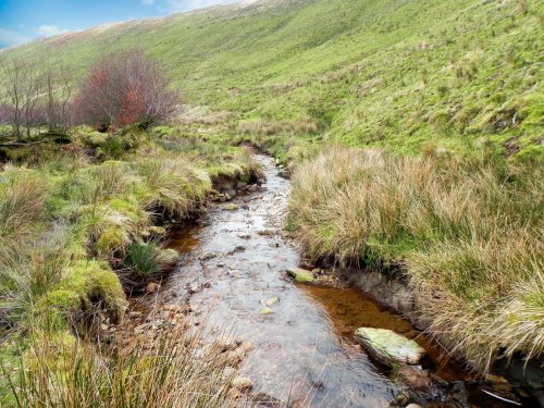 28.-Flowing-past-Hangley-Cleave-2