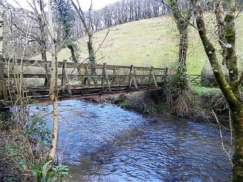 31.-Looking-downstream-from-ROW-bridge-2124-4