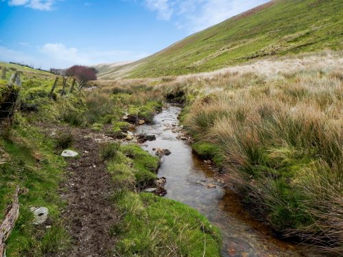 32.-Flowing-past-Hangley-Cleave-2