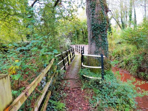 34-Lutley-ford-footbridge-2