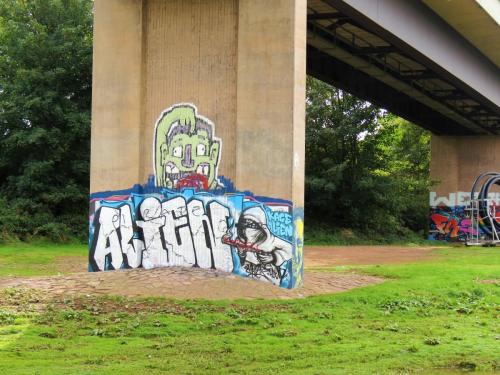 35.-Graffiti-art-Obridge-Viaduct-2