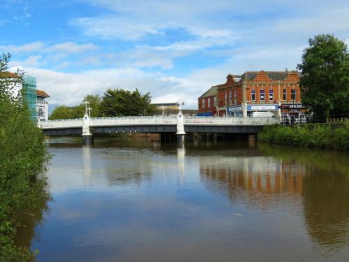 39.-Looking-downstream-to-Tone-Bridge-2