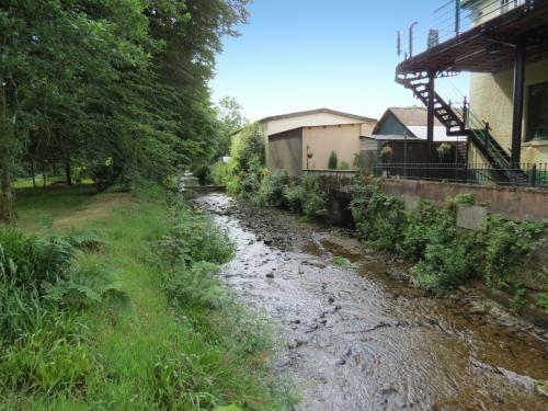 4.-Flowing-behind-the-Youth-Hostel-in-Exford-5