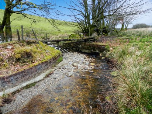40.-Flood-Debris-gate-below-Emmetts-Grange-2