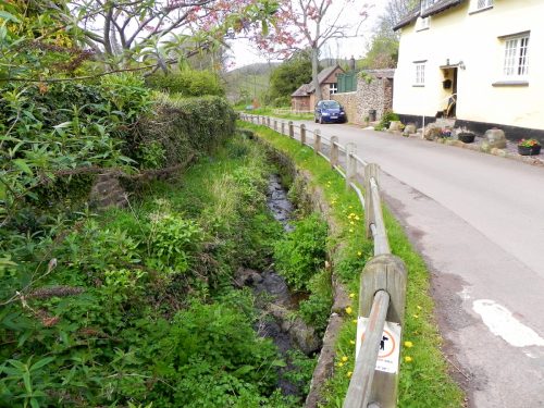 40.-Flowing-down-Stoney-Street-2