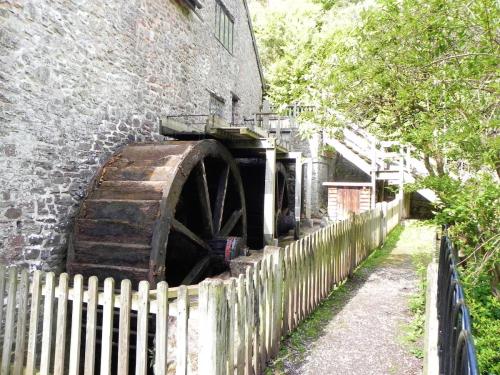 41.-Dunster-Mill-Waterwheel-2