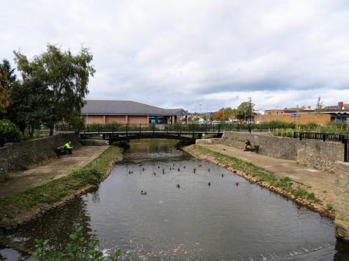 43.-Looking-downsytream-to-Goodlands-Garden-footbridge-2