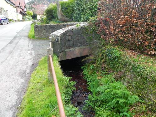 45.-The-Old-Parsonage-Bridge-downstream-arch-2