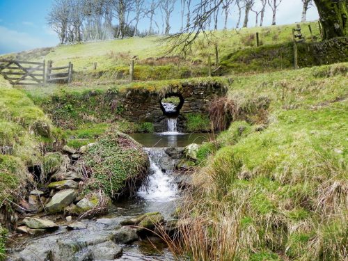 45.-Waters-flowing-down-from-Emmetts-Grange-2