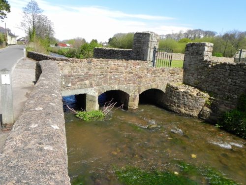 50.-Cleeve-Abbey-Bridge-upstream-arches-2