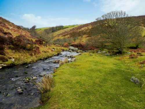 50.-Flowing-below-Middle-Hill-2