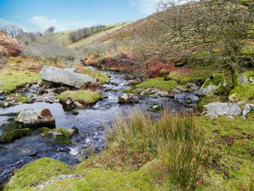 51.-Flowing-below-Middle-Hill-2