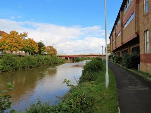 54.-Looking-upstream-to-Priory-Road-Bridge-2