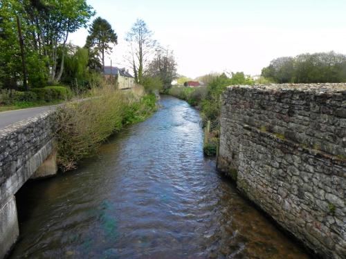 56.-Looking-downstream-from-Cleeve-Abbey-Bridge-2