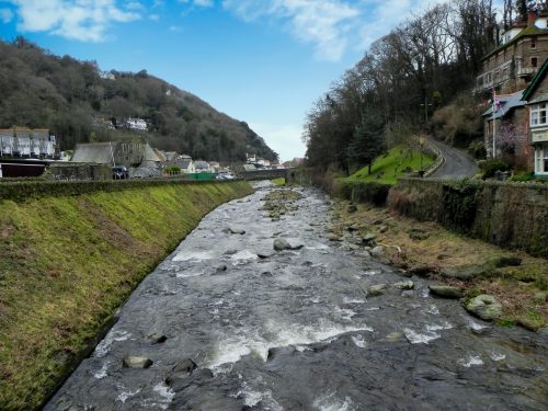 6.-Looking-downstream-from-Tors-Road-Footbridge-2
