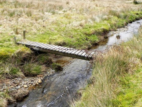 60.-Kinsford-Water-Footbridge-2