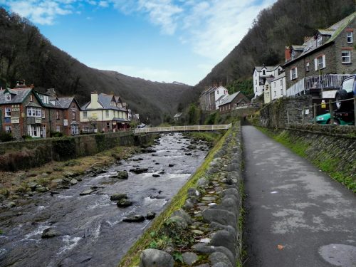 6a.-Looking-upstream-Tors-Road-Footbridge-2