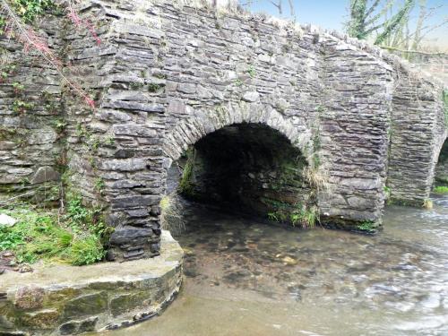 9.-Bury-Bridge-downstream-arches-2