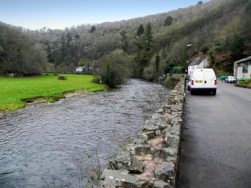 9.-Looking-upstream-from-upper-town-mill-weir-2